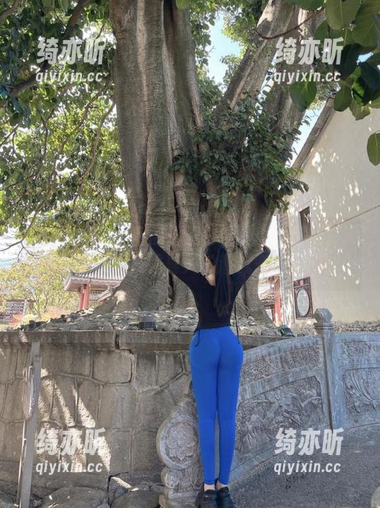 120斤的小王同学 微密圈 - 120斤的小王同学的新比基尼资源,果然又是夏天的潮流宠儿!
