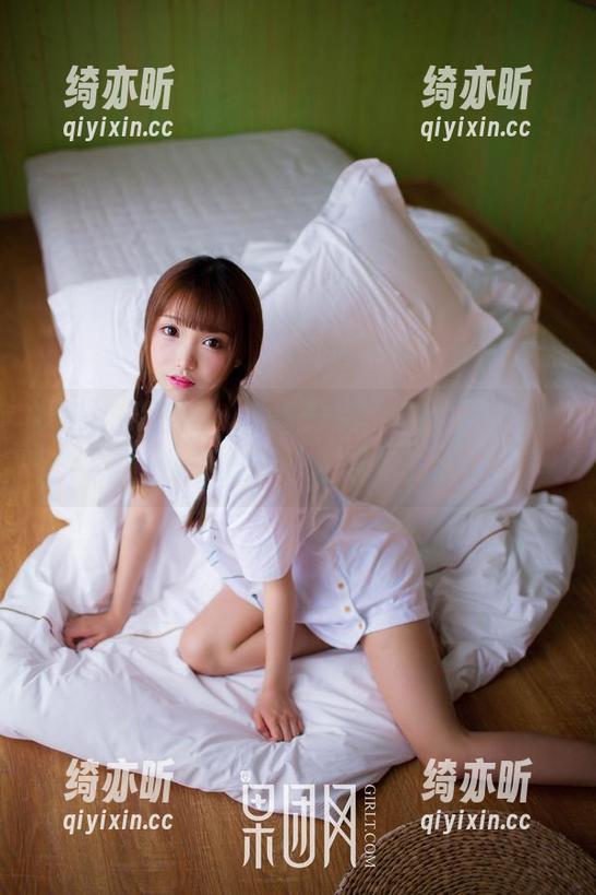 GIRLT果团网-黄歆苑 GIRLT果团网 - 图包独家,黄歆苑的黑白风格,一言难尽