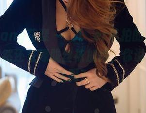HuaYang花漾 – 玥儿玥er私拍的豹纹图包，居然还有朦胧丝袜加持，你说这不带感吗？