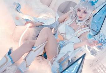 今天找到的美图,竟然是Luisa_零纱的比基尼秀,真值!
