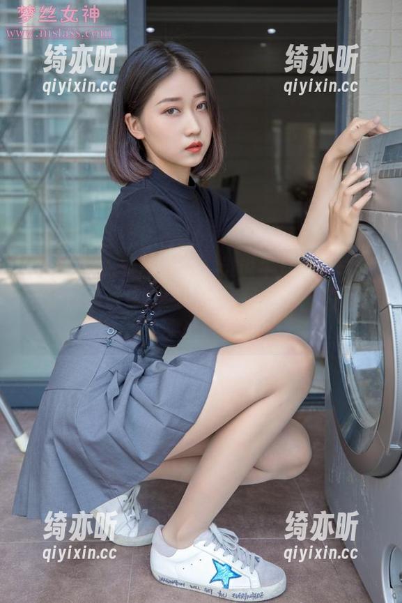 MSLASS梦丝女神-郭襄 MSLASS梦丝女神 - 谁说牛仔裤不能优雅?郭襄给你点颜色,图包在手,快下载来试试!