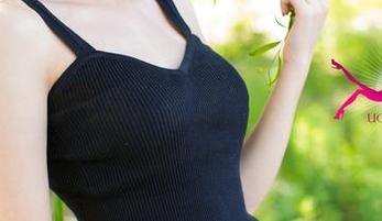 UGirls尤果网 – 曼苏拉娜的少女私房图集，那淡淡的气息，像是午后的窗帘轻轻飘动……