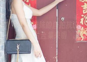 UGirls尤果网 – 妹妹的自拍抗议：王谨轩的照片合集来啦