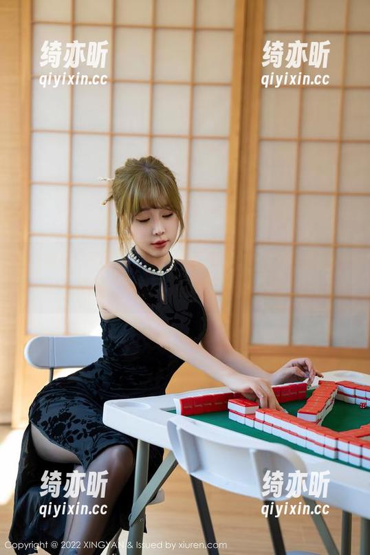 XINGYAN星颜社-潘思沁 XINGYAN星颜社 - 最新组图:潘思沁的套装,似乎在暗示些什么?