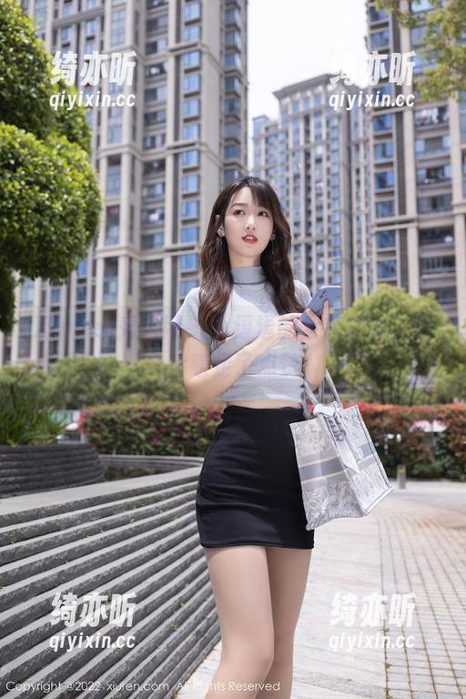 Xiuren秀人网-小逗逗 Xiuren秀人网 - 小逗逗的全套短裙,图片赚足了点赞
