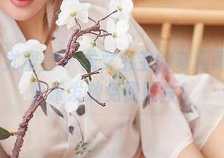 YouMi尤蜜荟 – 龙女宝宝的奇趣高跟鞋，快乐发放免费照片！