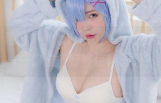 礼服，私拍，小心Yuna(윤아)的风格大军——你准备好被惊艳了吗？