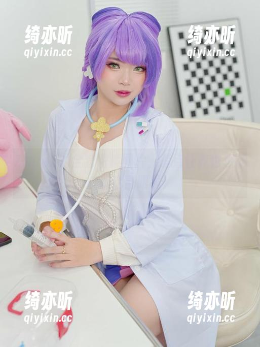 ZinieQ的全套眼镜图片，差点让我也想试试这副眼镜