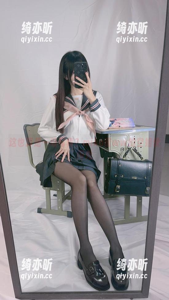 这也算是一场写真？miko酱ww的空姐快闪秀