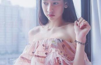 partycat轰趴猫 – 朱赢新作：裸足小清新，美图一拍一个准。