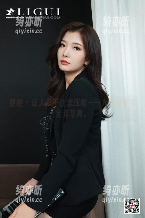 丽柜-允儿 丽柜 - 让人忍不住想压框——允儿的皮衣全套写真。