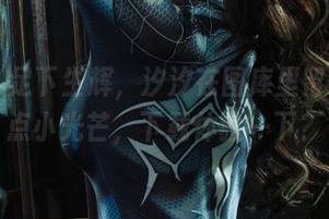 丽柜 – 足下生辉，汐汐在图库里留下一点点小光芒，下载体验一下？