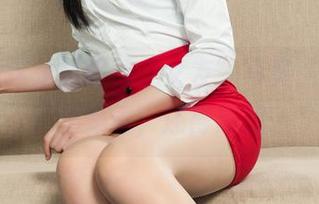 丽柜 – 这是露露的“女友”写真，图片里不止是看，还得想想…