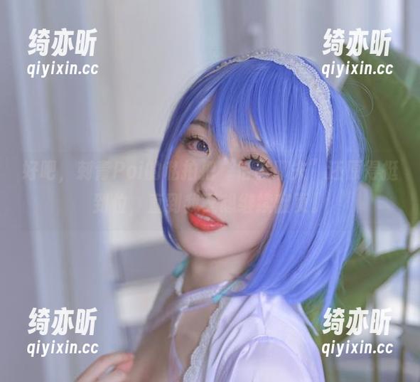 刺青Poi 好吧,刺青Poi的私拍把“恰巴耶夫”还原得挺到位,直到我又想继续翻页。