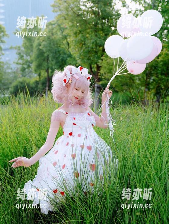 听说叉子宝宝的最新御姐作品改变了大家对她的看法，果然是百变的形象！