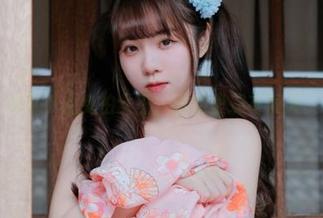 可可小白兔拍女王,图库里别有洞天。