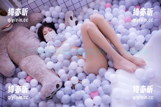 大梨子不是御姐 大梨子不是御姐的2B图册,怎能错过这种‘二’次元的诱惑