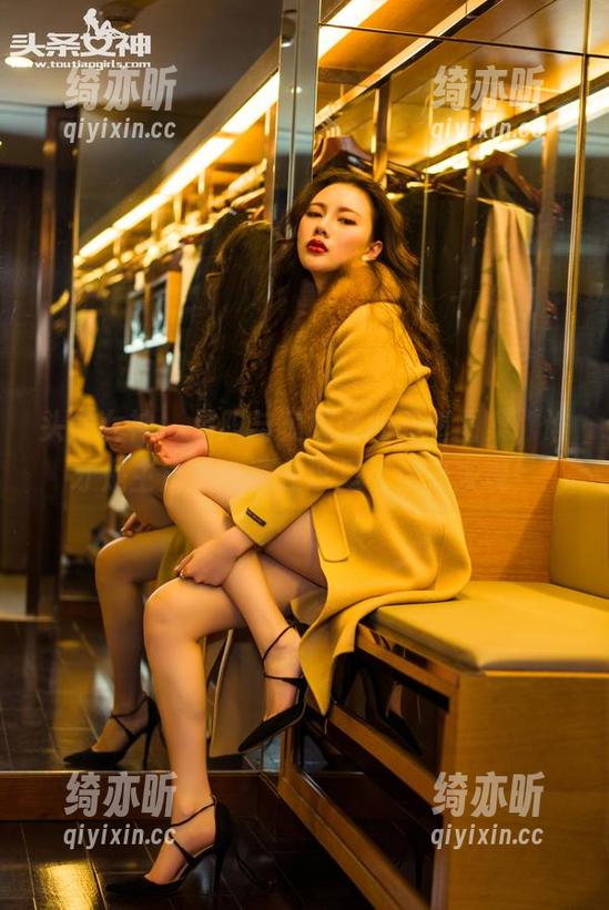 头条女神-易阳 头条女神 - 易阳与莫妮卡的同框图集,谁才是主角?资源在这里等你来发现!