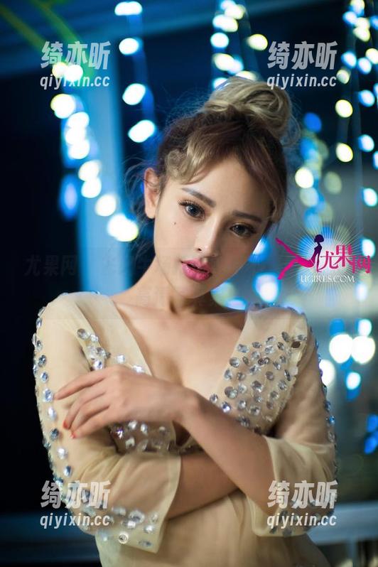 尤果网-莉恩 尤果网 - 去奶牛场打卡?不不,是莉恩的高清写真集!