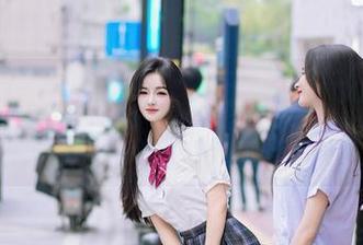 尤蜜荟 – 丢掉老态，周于希Sandy图册里的夏日少女，让我重新相信春天！