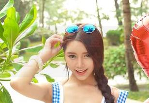 推女神 – 照片里的杨上萱：天使下凡前的准备工作是不是太忙了点？