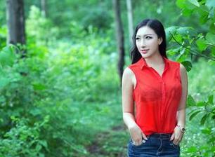 推女郎 – 王明明的灰丝私拍：让我质疑一下，谁说腿不可以是美丽的风景，敢来个‘腿’战天下？