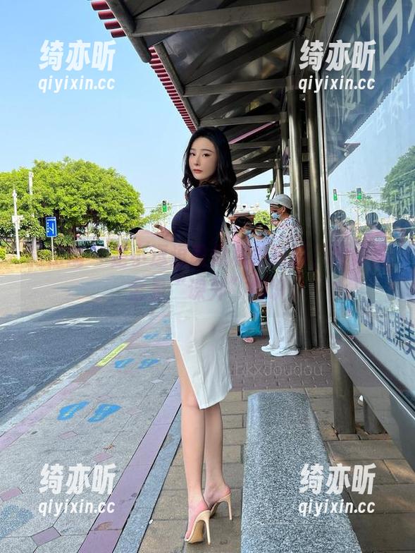 是小逗逗 微密圈 - 是小逗逗教你私拍制服,图集里全是“课外”知识