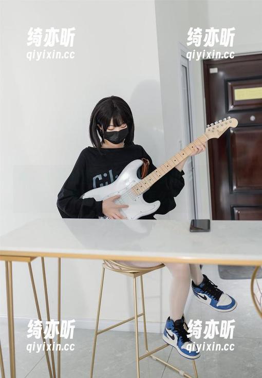 杏仁曲奇 杏仁曲奇的图库和女警喜多川海梦:你敢猜她下一步会怎么做?