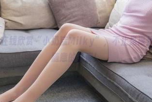 森萝财团 – 在线欣赏“小奶糕Milky”,不止是裸足,更多的是随意的态度!