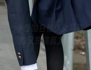 森萝财团 – 小香的白丝少女写真,室内随意又充满魔力。