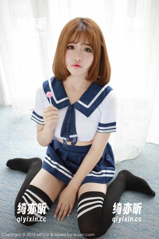 模范学院-柒喜小baby 模范学院 - 私房里的柒喜小baby,短裙搭配美图,我的脑海里就开始飞起小燕子了。