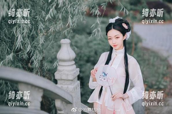 沧霁桔梗 空姐的梦——沧霁桔梗的照片在我脑中隐隐升起一条航线。。