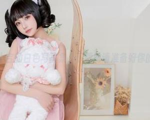 爆机少女喵小吉的白色写真集，下载前请准备好你的想象力哦！