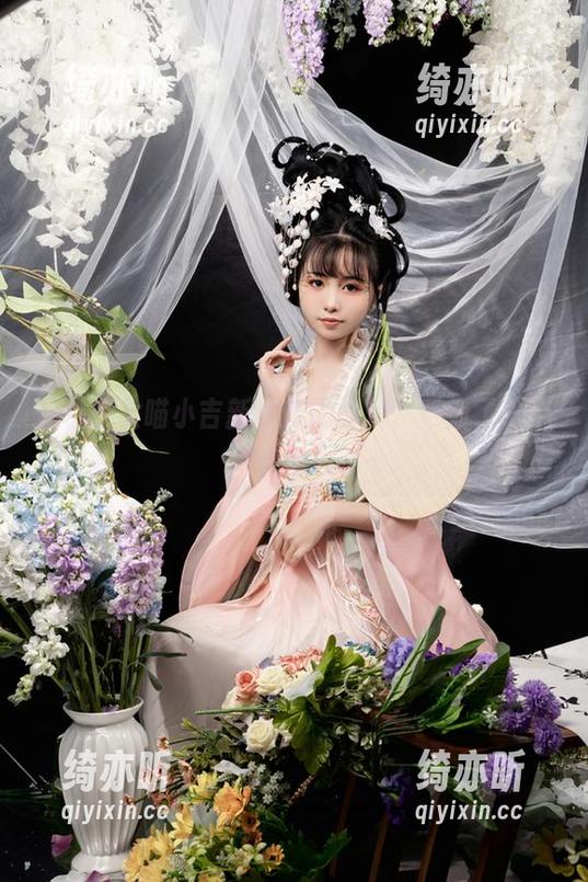 爆机少女喵小吉新上传的图片，更新了一点点意思