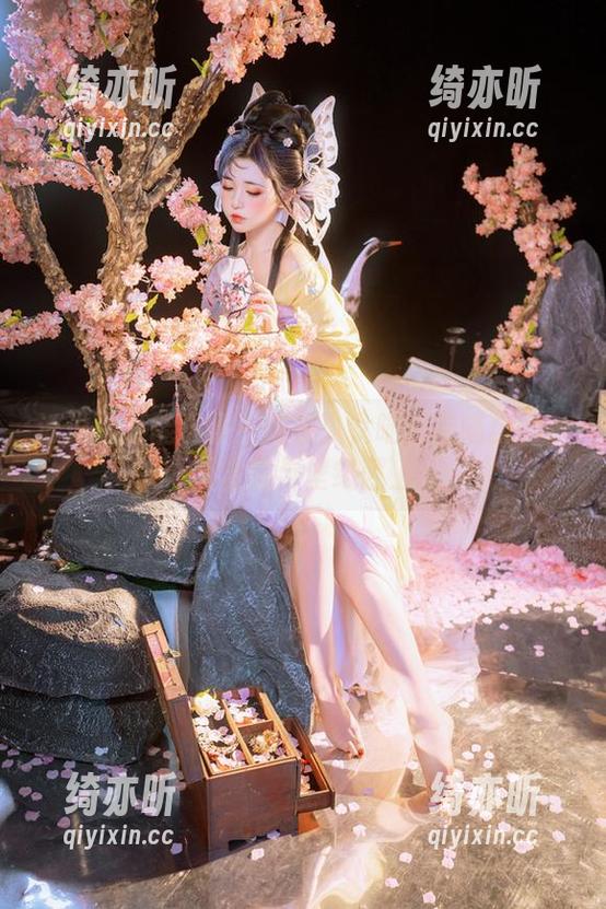 谁说猫不能搞事？爆机少女喵小吉喵酱的一天合集与壁纸献上