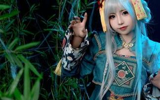 在线观赏爆机少女喵小吉短裙，有多少人被她的腿勾走了？