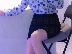 秀人网 – 看Carol周妍希如何用比基尼资源征服整个夏季！