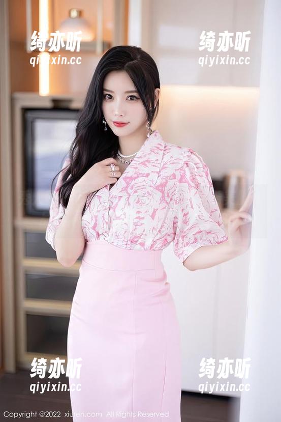 秀人网 - 自然流露：Carol周妍希美脚作品集，看的我都有点红脸，哈哈。