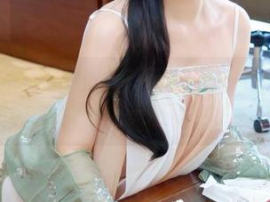 秀人网 – 听说万圣节前夜,Luffy菲菲在私房里有一整套绝美图包,不来试试?