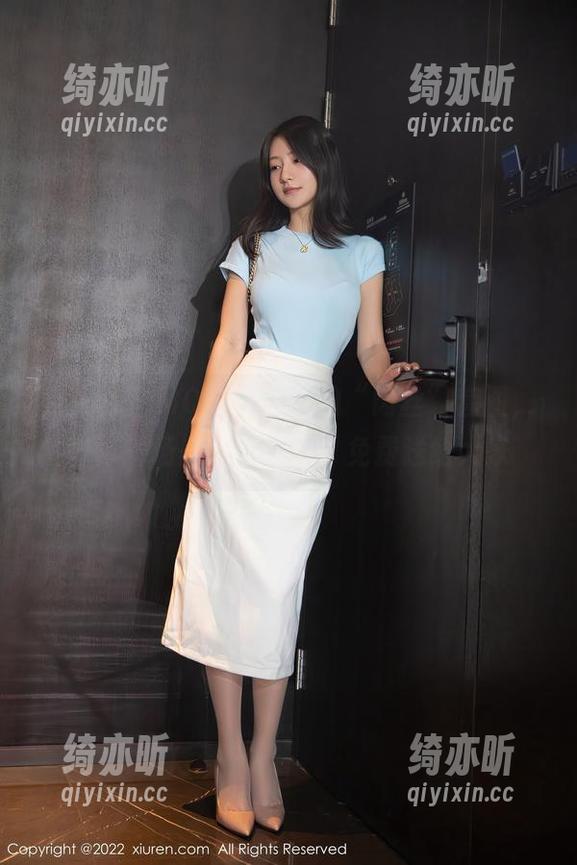 秀人网-MODEL伊若 秀人网 - MODEL伊若的“肉丝”套图,好像一场美好的偶遇,免费送给大家
