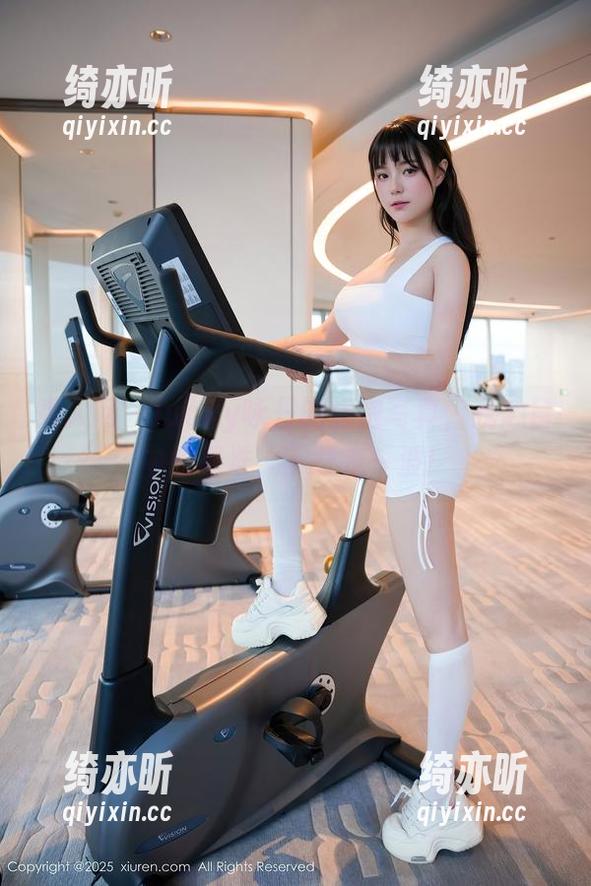 秀人网-lucky咏丹 秀人网 - lucky咏丹的旗袍写真,我心目中的基准,下载走一波!