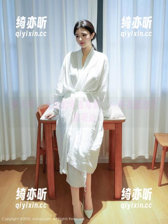 秀人网-允尔 秀人网 - 允尔的毛衣写真:一件衣服的自我表达