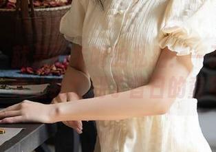 秀人网 – 就是阿朱啊的私拍：一张粉色照片，竟让我想到了昔日的童年！
