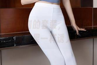 秀人网 – 尹甜甜的套装，好看的免费套图像糖果一样诱人！