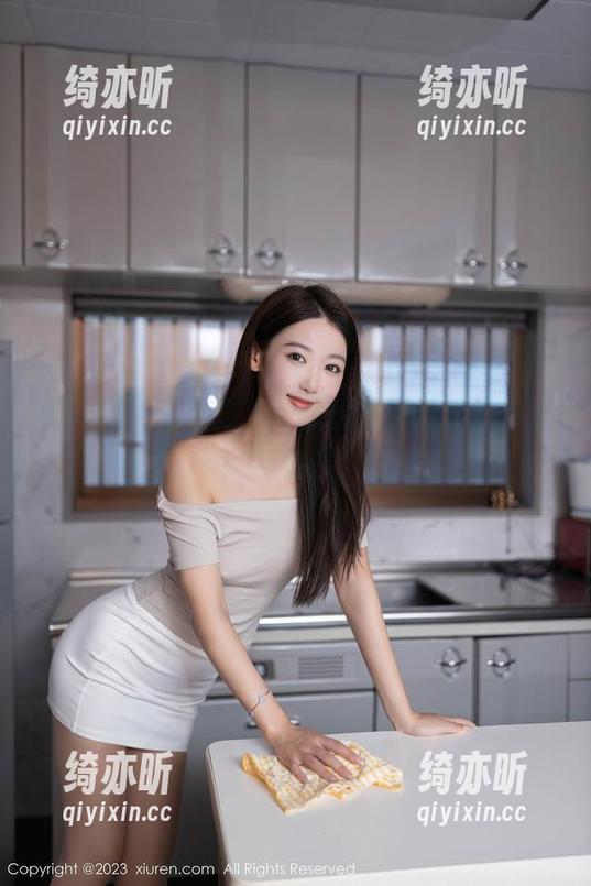 秀人网 - 高清之下，悦悦姐职场装的冷透与温度