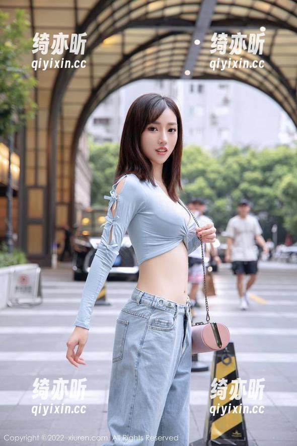 秀人网-是小逗逗 秀人网 - 是小逗逗在巴厘岛:私拍画像,一群人抢着往前看!