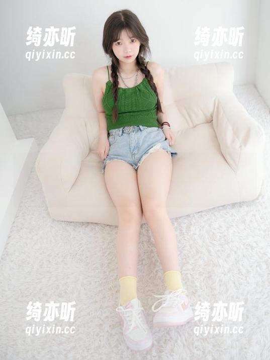紧急企划-小恩 紧急企划 - 女仆型小恩,开箱她的写真集:这段时间,有了一个奇怪的“助手”!