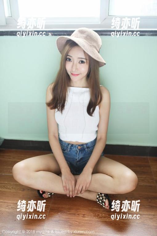 美媛馆-唐琪儿 美媛馆 - 新鲜出炉的唐琪儿黑色合集,有点严肃又有点俏皮,奇怪的吸引力。