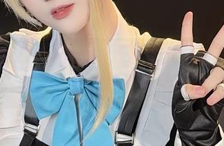 看花兮_honoka的泳装图集，各种样子都有，被迷得不要不要的