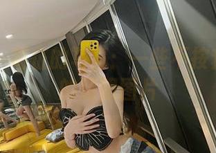 微密圈 – 葛征的写真:一些不按套路出牌的耀眼图片